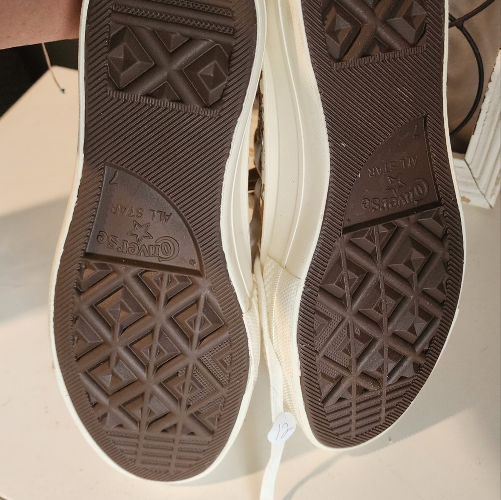Converse All Stars Womens High-Top Sneakers -  Rare Brown and White Paisley 9 - Picture 3 of 6